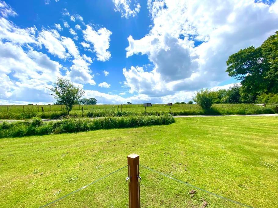 Gorstage Meadows Luxury 2 Bedroom Lodge In Rural Cheshire Hartford  Exterior foto