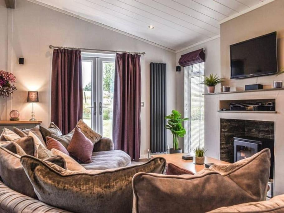 Gorstage Meadows Luxury 2 Bedroom Lodge In Rural Cheshire Hartford  Exterior foto